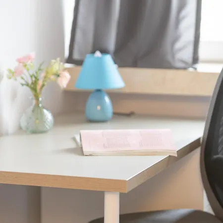 Spacious With Three Bedrooms In By Renters Apartment