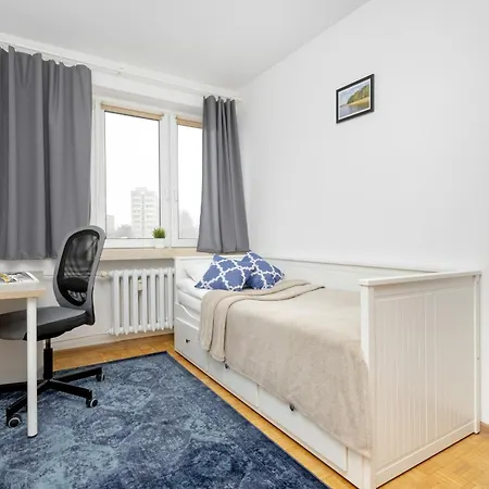 Spacious With Three Bedrooms In By Renters Apartment Warsaw