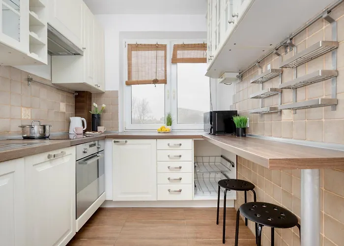 דירה Spacious With Three Bedrooms In By Renters *