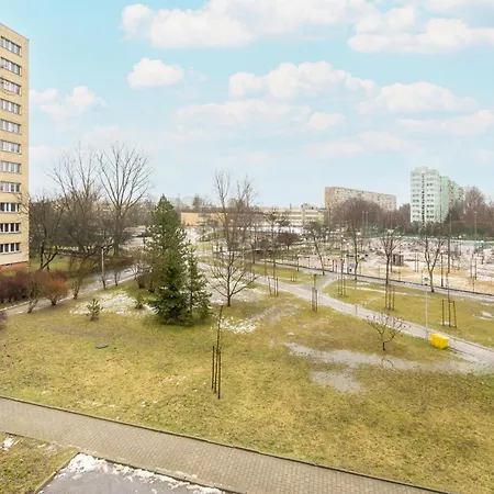 Spacious With Three Bedrooms In By Renters Apartamento