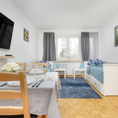 Spacious With Three Bedrooms In By Renters Apartamento